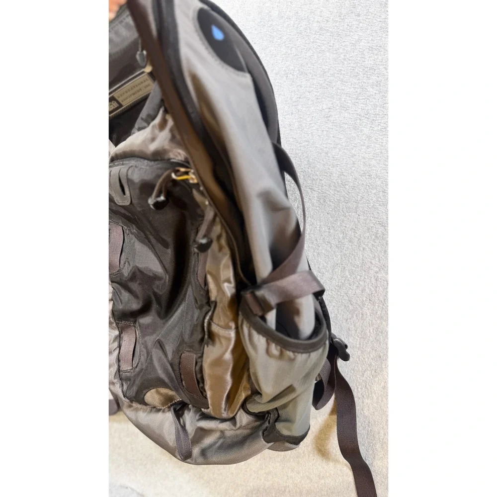 REI Traverse Daypack Hiking Backpack Grey Black Ripstop Nylon Hydration Ready